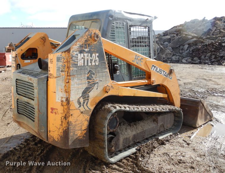 image for item KO9222 2005 Mustang MTL25  tracked skid steer loader