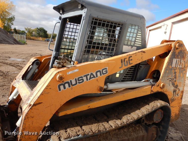 image for item KO9222 2005 Mustang MTL25  tracked skid steer loader