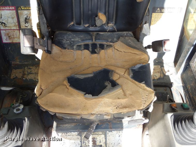 image for item KO9222 2005 Mustang MTL25  tracked skid steer loader