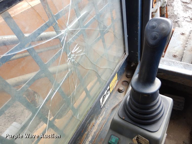 image for item KO9222 2005 Mustang MTL25  tracked skid steer loader