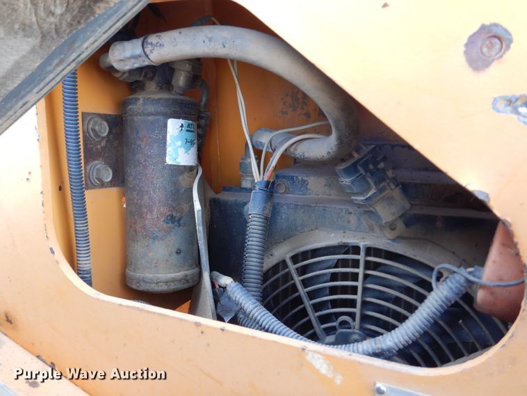 image for item KO9222 2005 Mustang MTL25  tracked skid steer loader