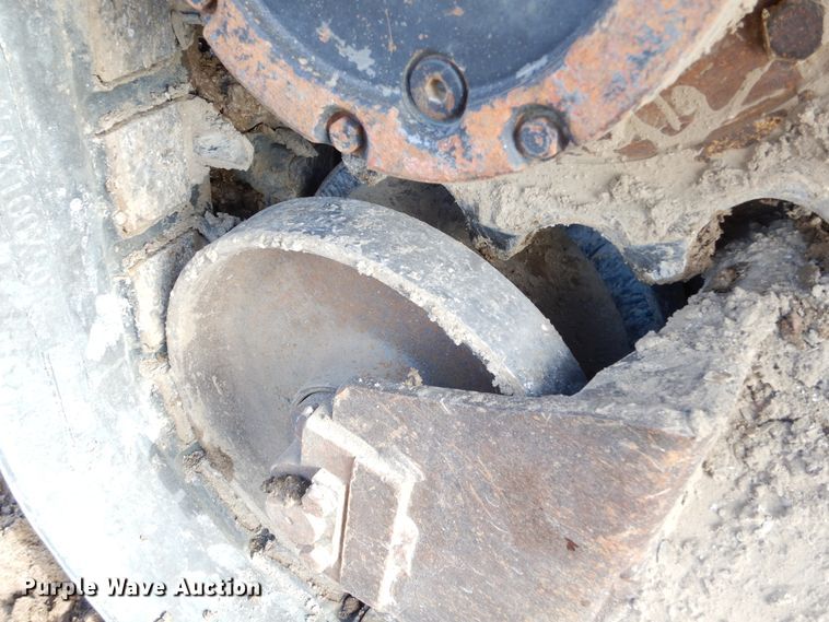 image for item KO9222 2005 Mustang MTL25  tracked skid steer loader