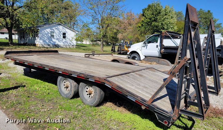 image for item KQ9136 2004 L&L  equipment trailer