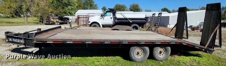image for item KQ9136 2004 L&L  equipment trailer