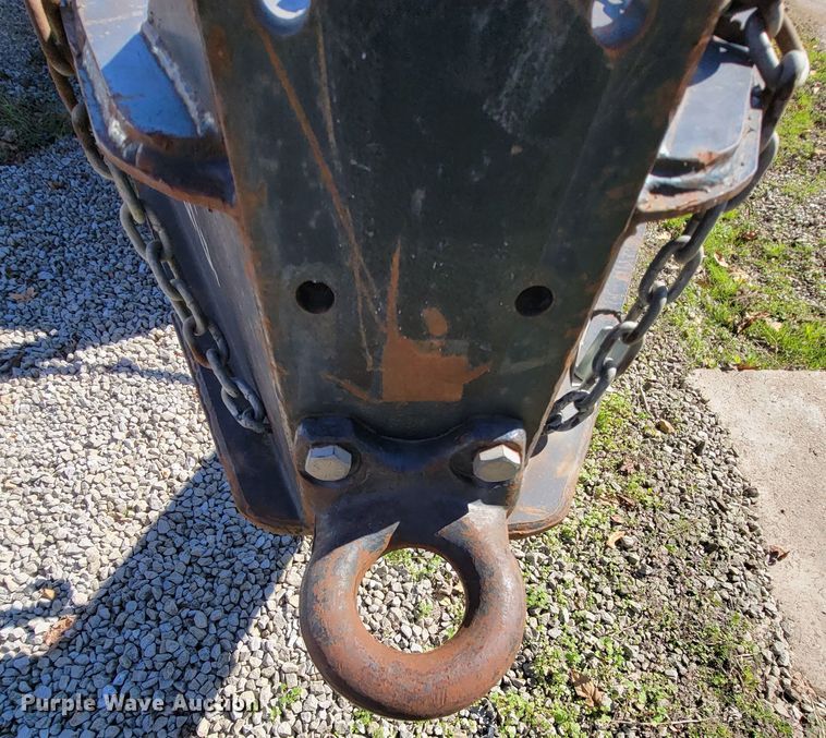 image for item KQ9136 2004 L&L  equipment trailer