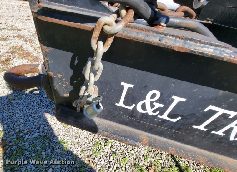 image for item KQ9136 2004 L&L  equipment trailer