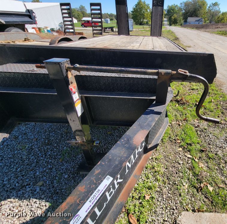 image for item KQ9136 2004 L&L  equipment trailer