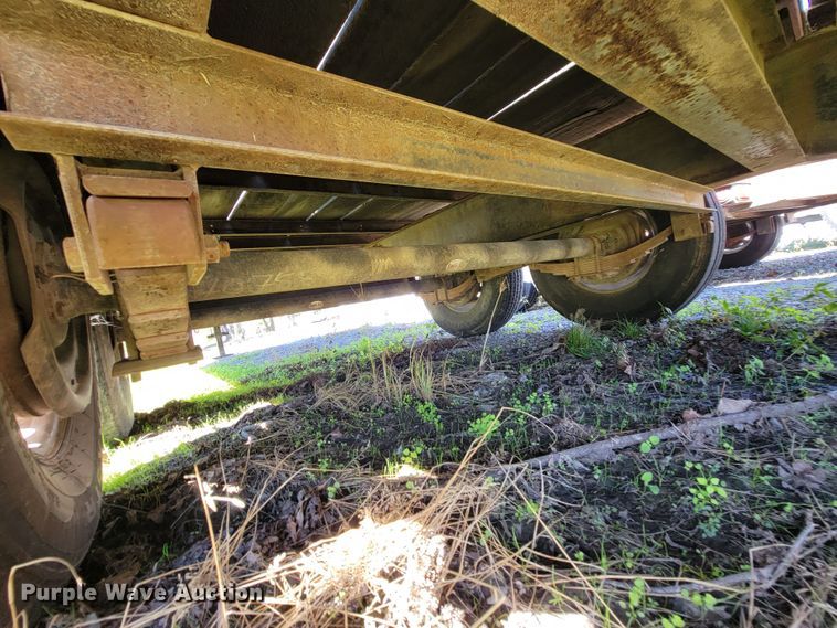 image for item KQ9136 2004 L&L  equipment trailer