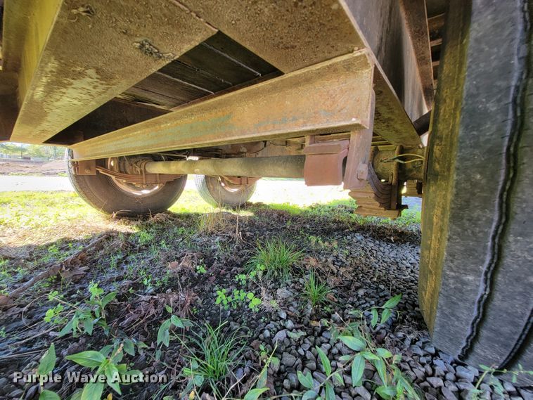 image for item KQ9136 2004 L&L  equipment trailer