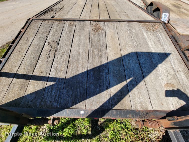 image for item KQ9136 2004 L&L  equipment trailer