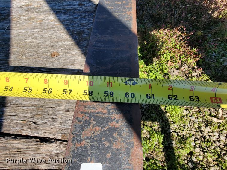 image for item KQ9136 2004 L&L  equipment trailer