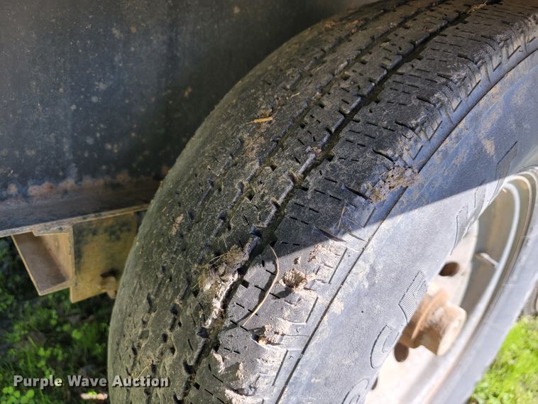 image for item KQ9136 2004 L&L  equipment trailer