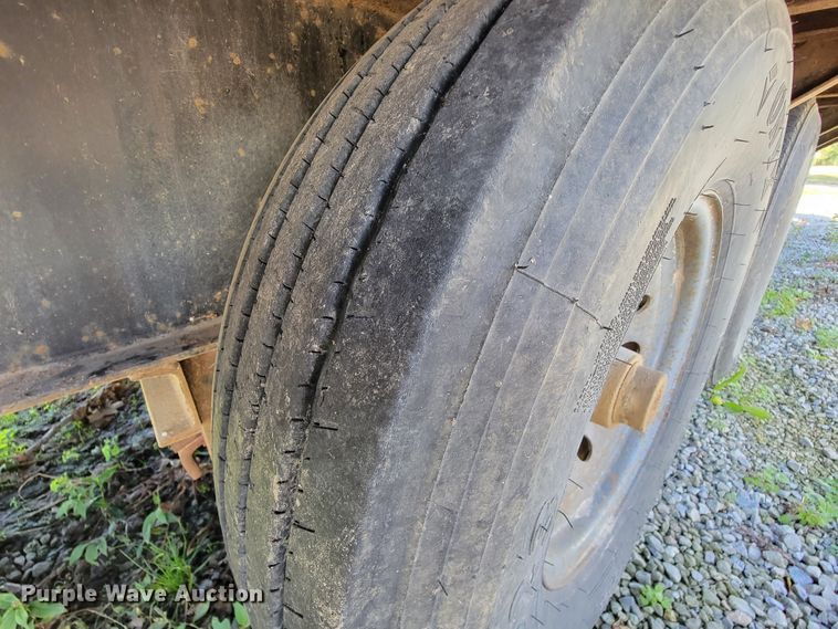 image for item KQ9136 2004 L&L  equipment trailer