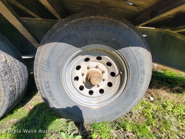 image for item KQ9136 2004 L&L  equipment trailer