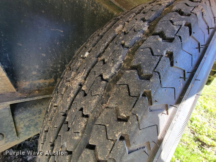 image for item KQ9136 2004 L&L  equipment trailer