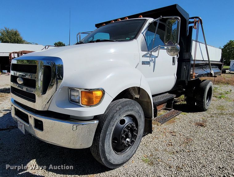 image for item KQ9137 2006 Ford F650 Super Duty XL  dump truck