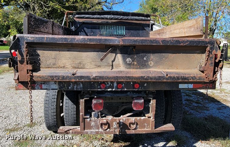 image for item KQ9137 2006 Ford F650 Super Duty XL  dump truck