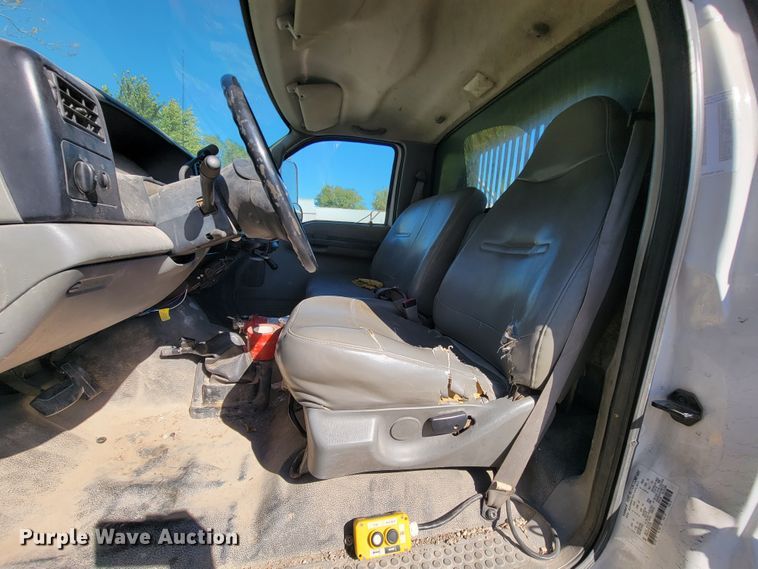 image for item KQ9137 2006 Ford F650 Super Duty XL  dump truck