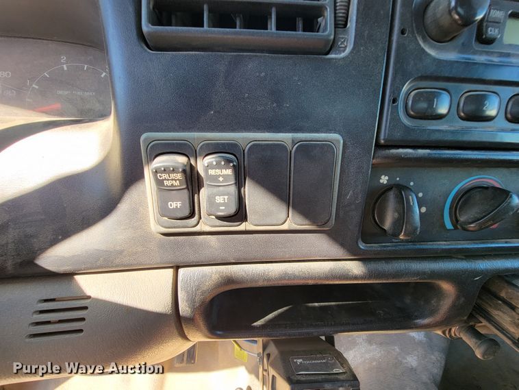 image for item KQ9137 2006 Ford F650 Super Duty XL  dump truck