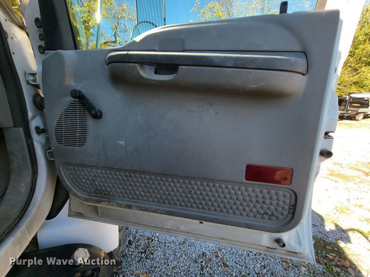 image for item KQ9137 2006 Ford F650 Super Duty XL  dump truck