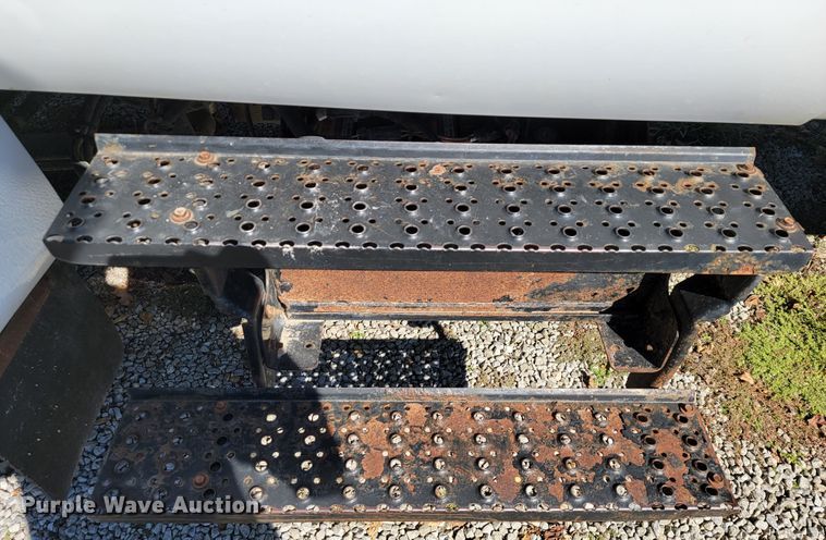 image for item KQ9137 2006 Ford F650 Super Duty XL  dump truck