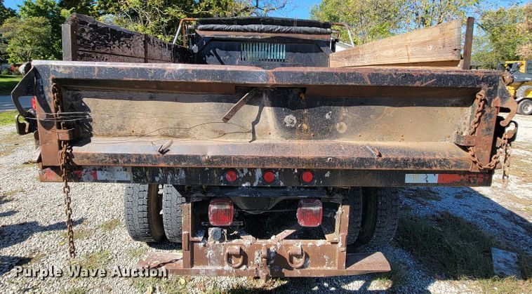 image for item KQ9137 2006 Ford F650 Super Duty XL  dump truck