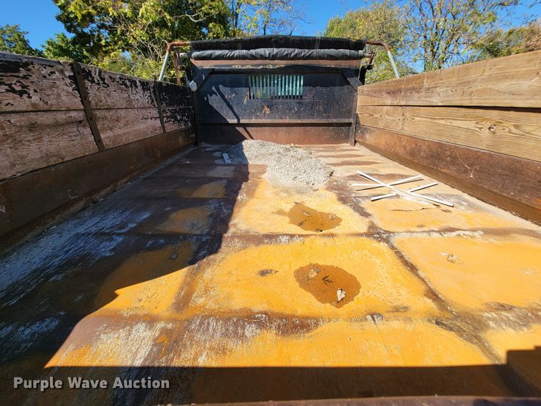 image for item KQ9137 2006 Ford F650 Super Duty XL  dump truck