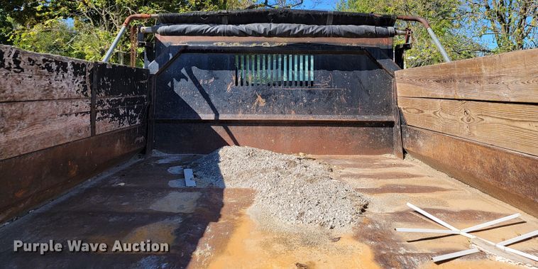 image for item KQ9137 2006 Ford F650 Super Duty XL  dump truck