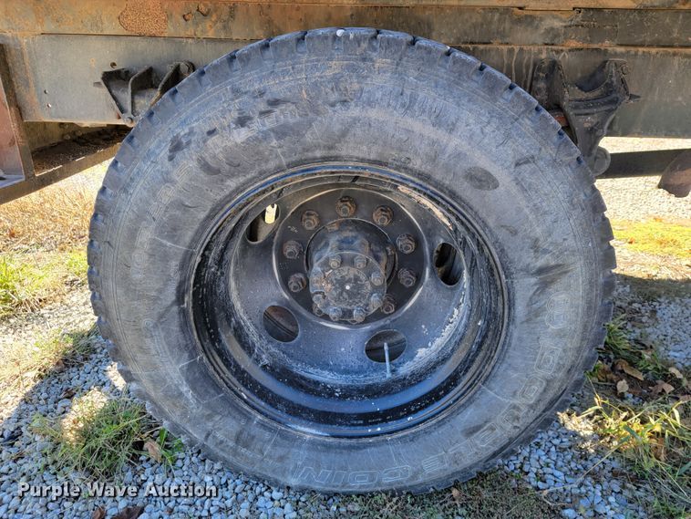 image for item KQ9137 2006 Ford F650 Super Duty XL  dump truck