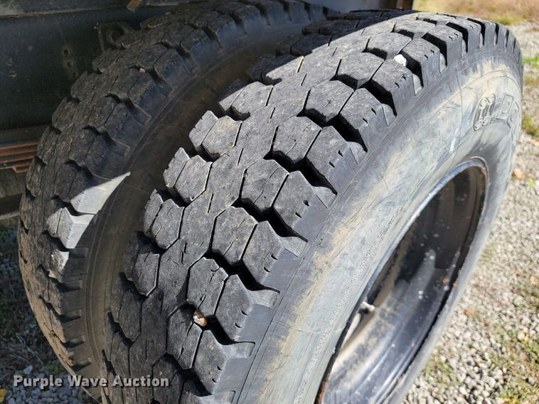 image for item KQ9137 2006 Ford F650 Super Duty XL  dump truck