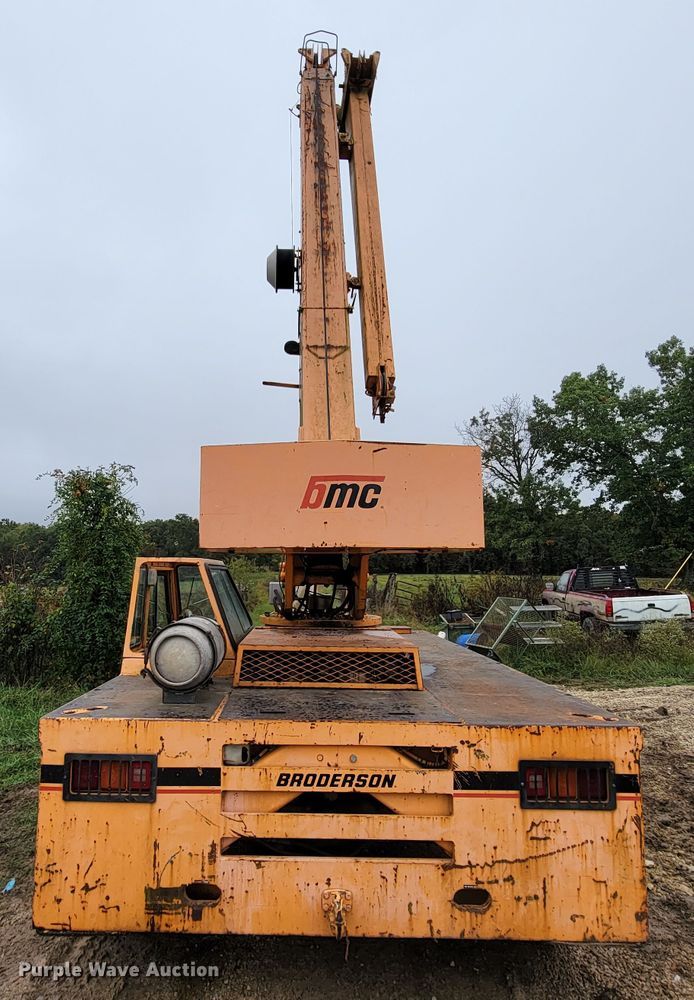 image for item KQ9160 Broderson IC-200-2C  crane