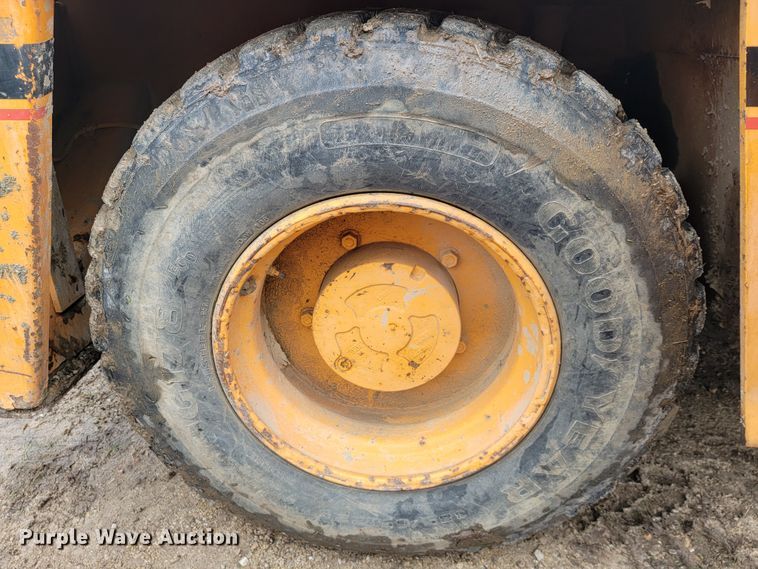 image for item KQ9160 Broderson IC-200-2C  crane