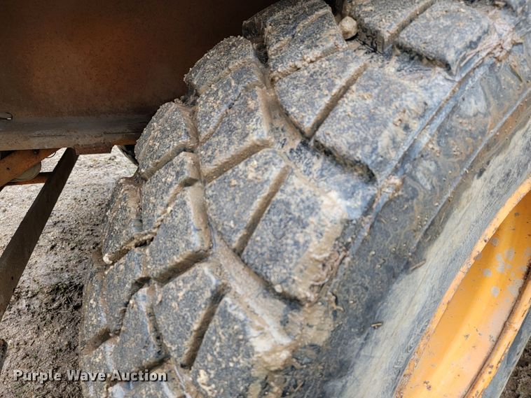 image for item KQ9160 Broderson IC-200-2C  crane