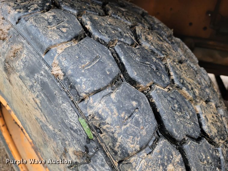 image for item KQ9160 Broderson IC-200-2C  crane