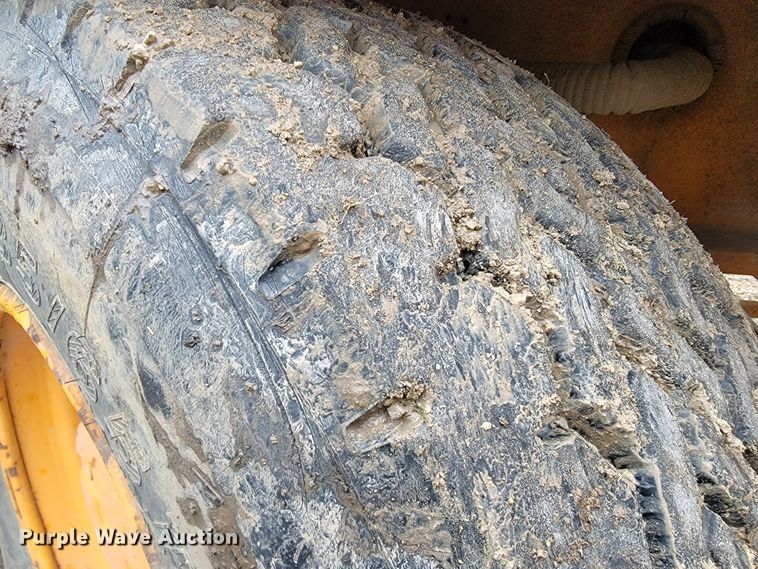 image for item KQ9160 Broderson IC-200-2C  crane