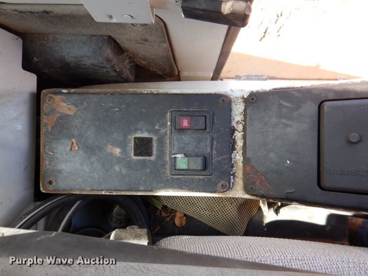 image for item KY9706 1998 Samsung SE130LC-2  excavator