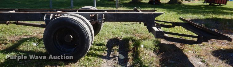 image for item KY9709 1995 Ford F800  truck cab and chassis