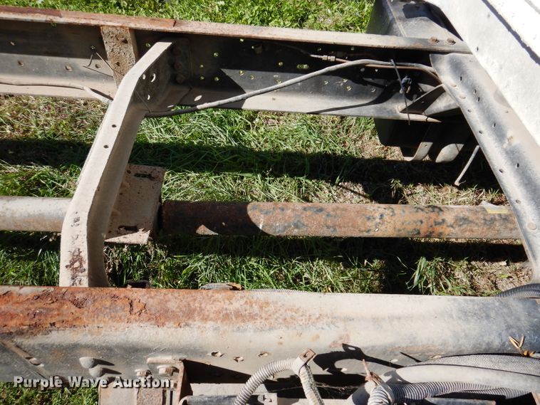 image for item KY9709 1995 Ford F800  truck cab and chassis