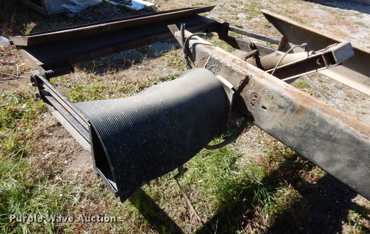 image for item KY9709 1995 Ford F800  truck cab and chassis