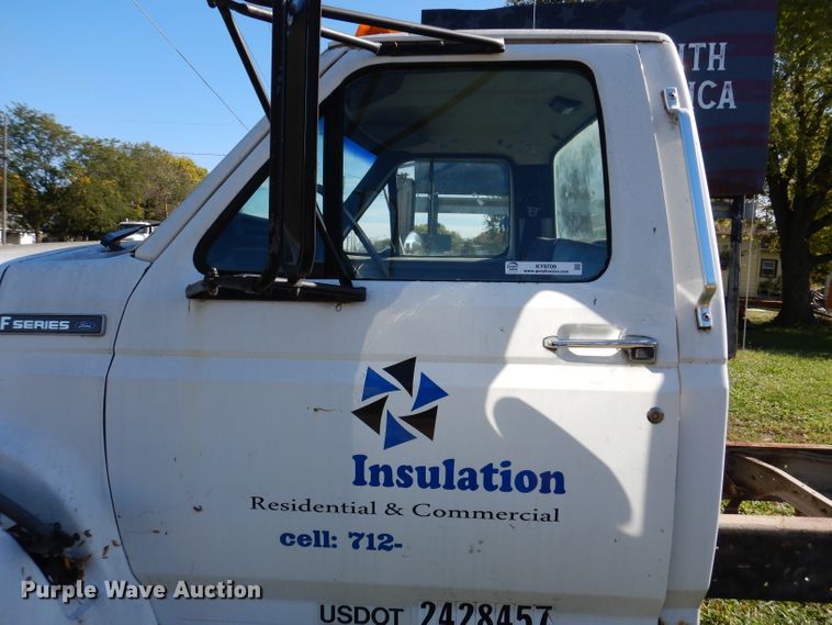 image for item KY9709 1995 Ford F800  truck cab and chassis