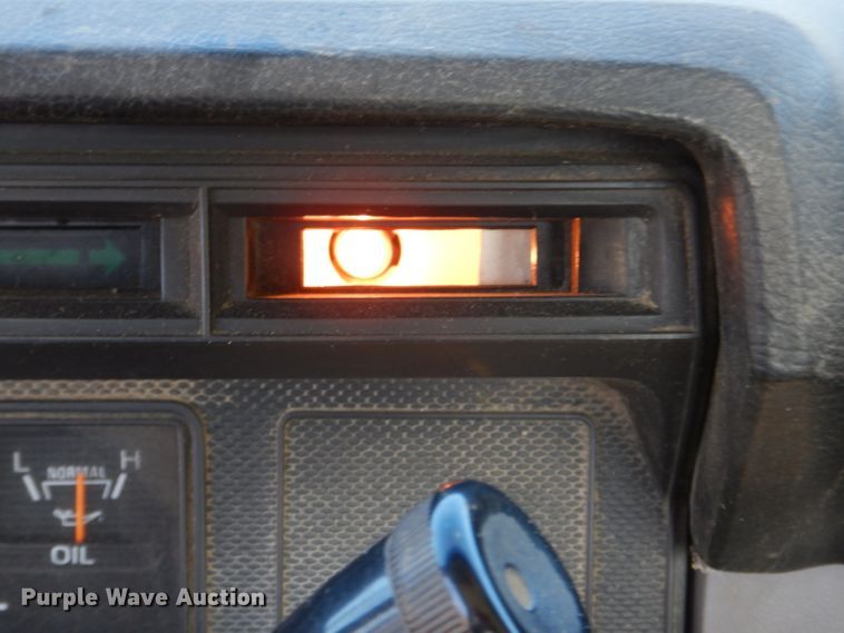 image for item KY9709 1995 Ford F800  truck cab and chassis