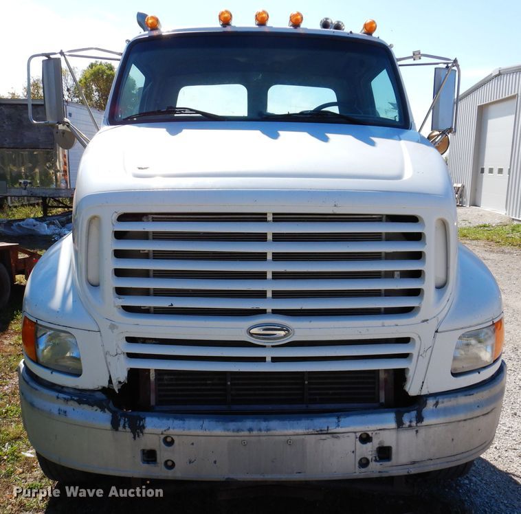 image for item KY9710 2003 Sterling AT9500  semi truck