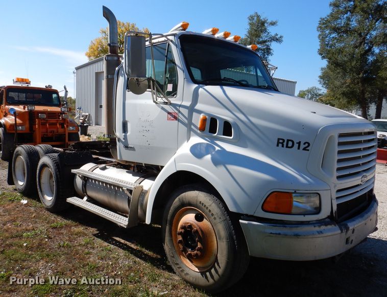 image for item KY9710 2003 Sterling AT9500  semi truck