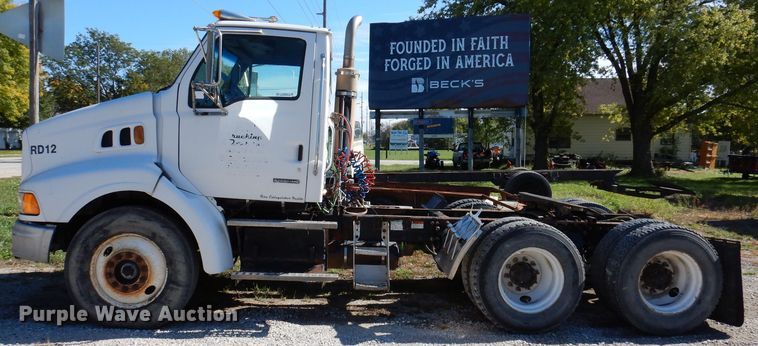 image for item KY9710 2003 Sterling AT9500  semi truck