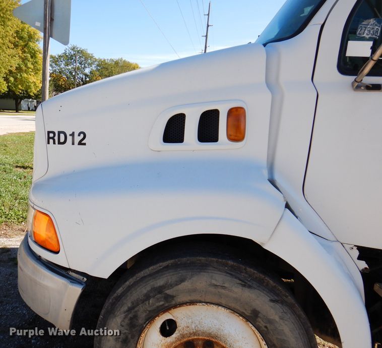 image for item KY9710 2003 Sterling AT9500  semi truck