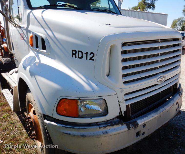 image for item KY9710 2003 Sterling AT9500  semi truck