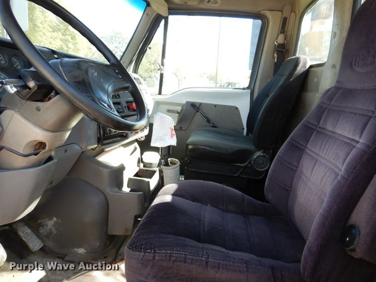 image for item KY9710 2003 Sterling AT9500  semi truck