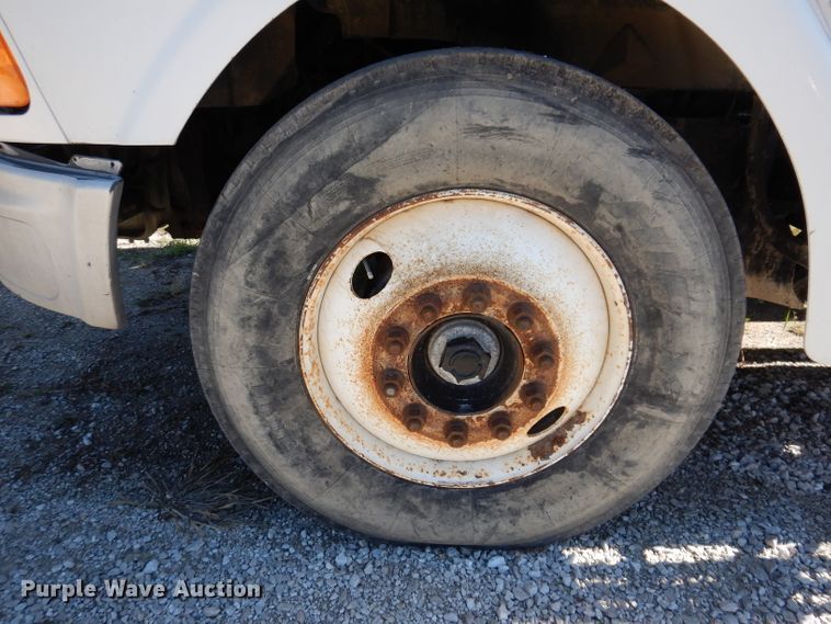 image for item KY9710 2003 Sterling AT9500  semi truck