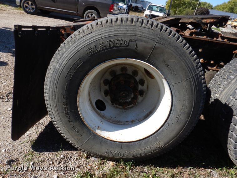 image for item KY9710 2003 Sterling AT9500  semi truck