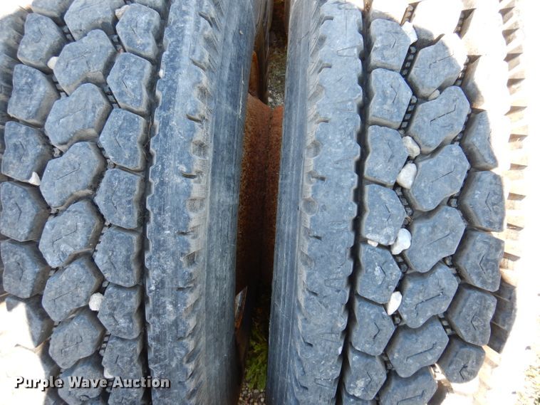 image for item KY9710 2003 Sterling AT9500  semi truck